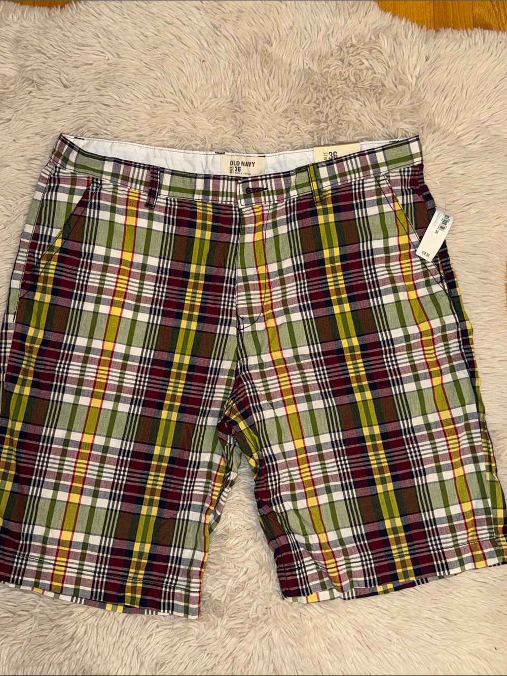 Old Navy Men's Plaid Cotton Shorts in Green, Maroon & Yellow NWT 36